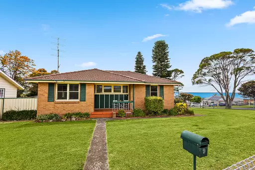 9 Inala Avenue, Koonawarra Sold by Laurence Morgan Real Estate