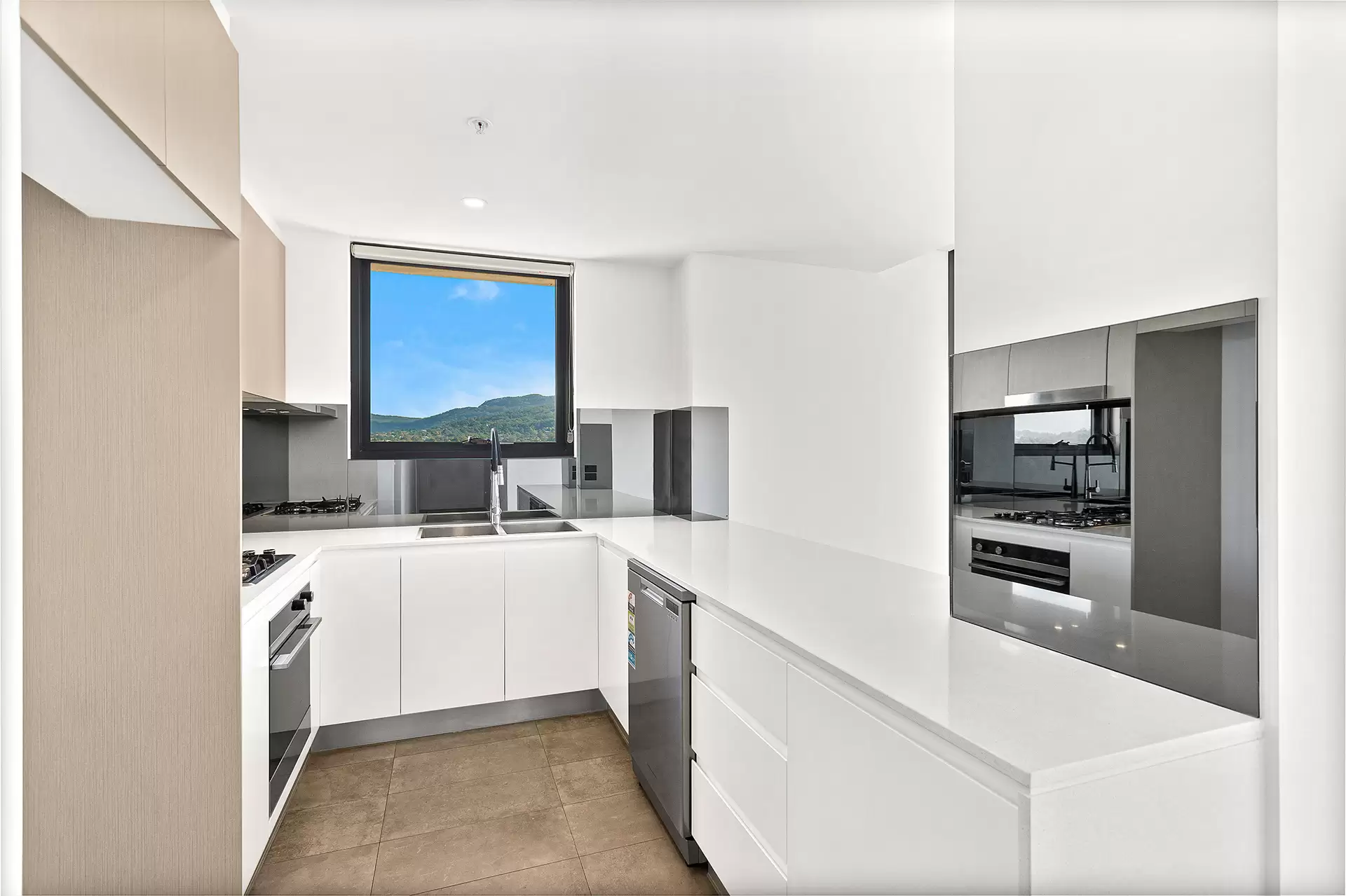 36/24 Flinders Street, Wollongong Sold by Laurence Morgan Real Estate - image 4