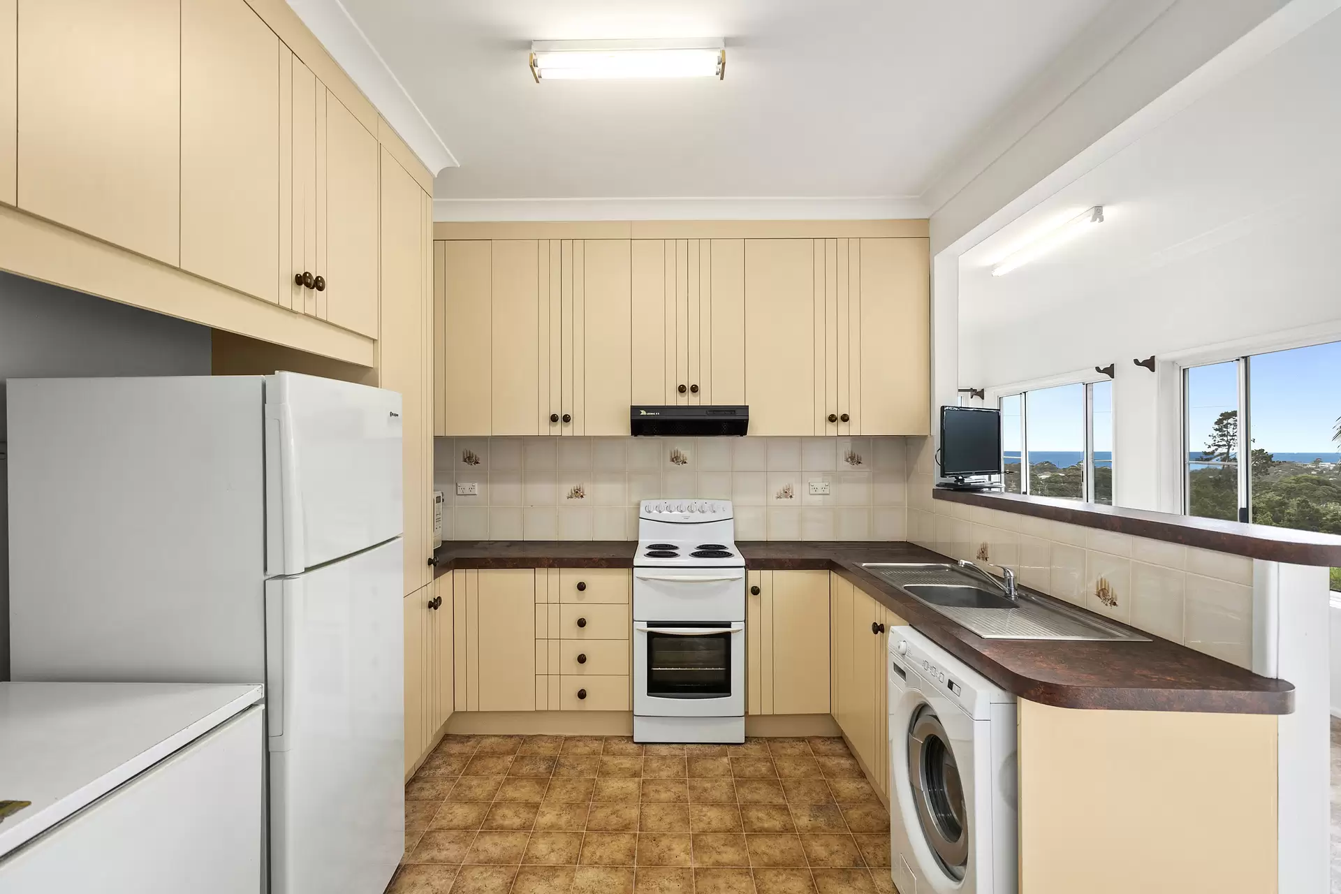 14 Sandhurst Street, Bulli For Sale by Laurence Morgan Real Estate - image 7