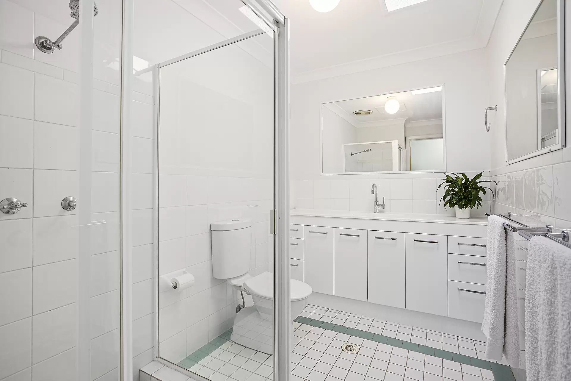 2/23a Ryan Street, Balgownie Sold by Laurence Morgan Real Estate - image 8