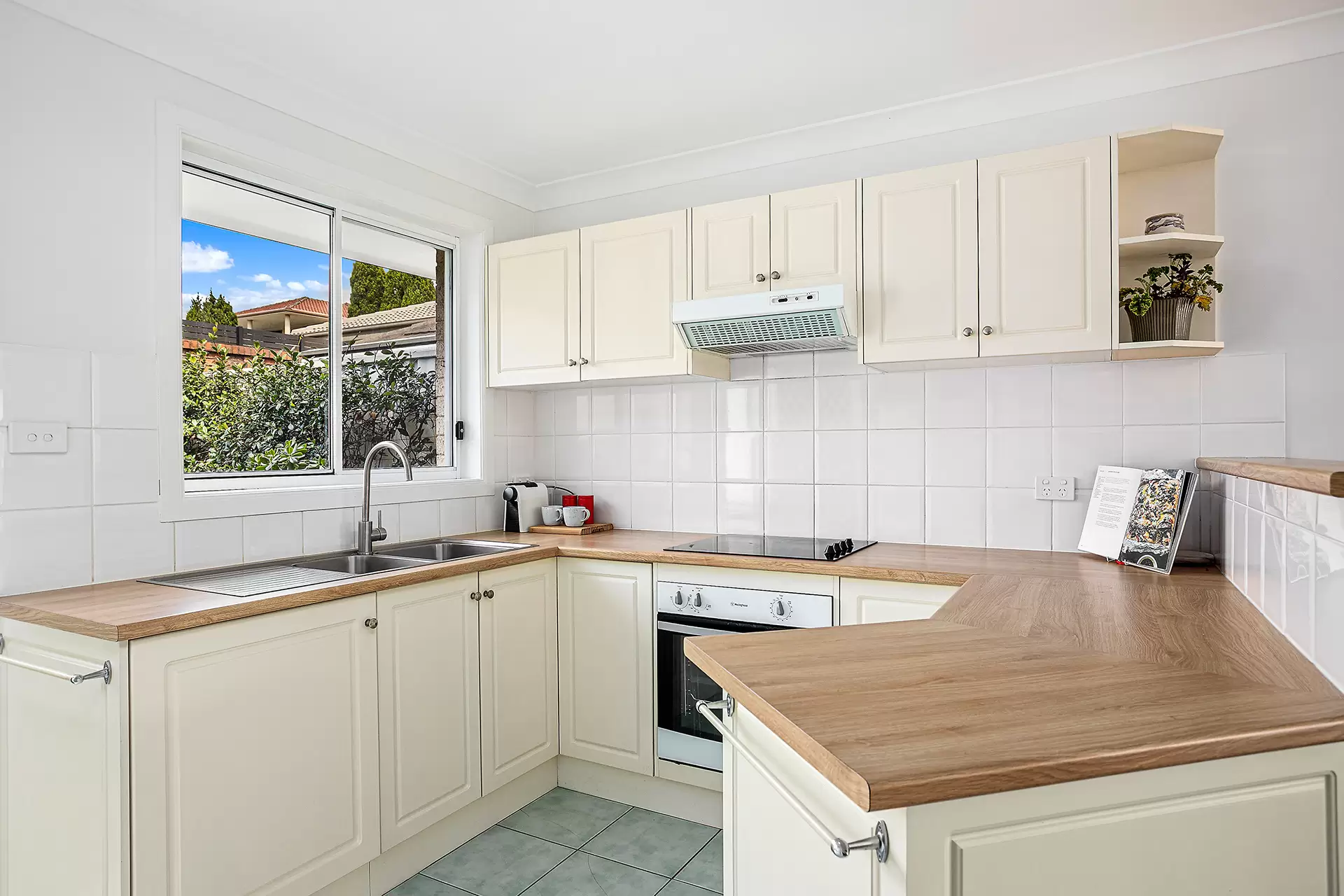 2/23a Ryan Street, Balgownie Sold by Laurence Morgan Real Estate - image 5