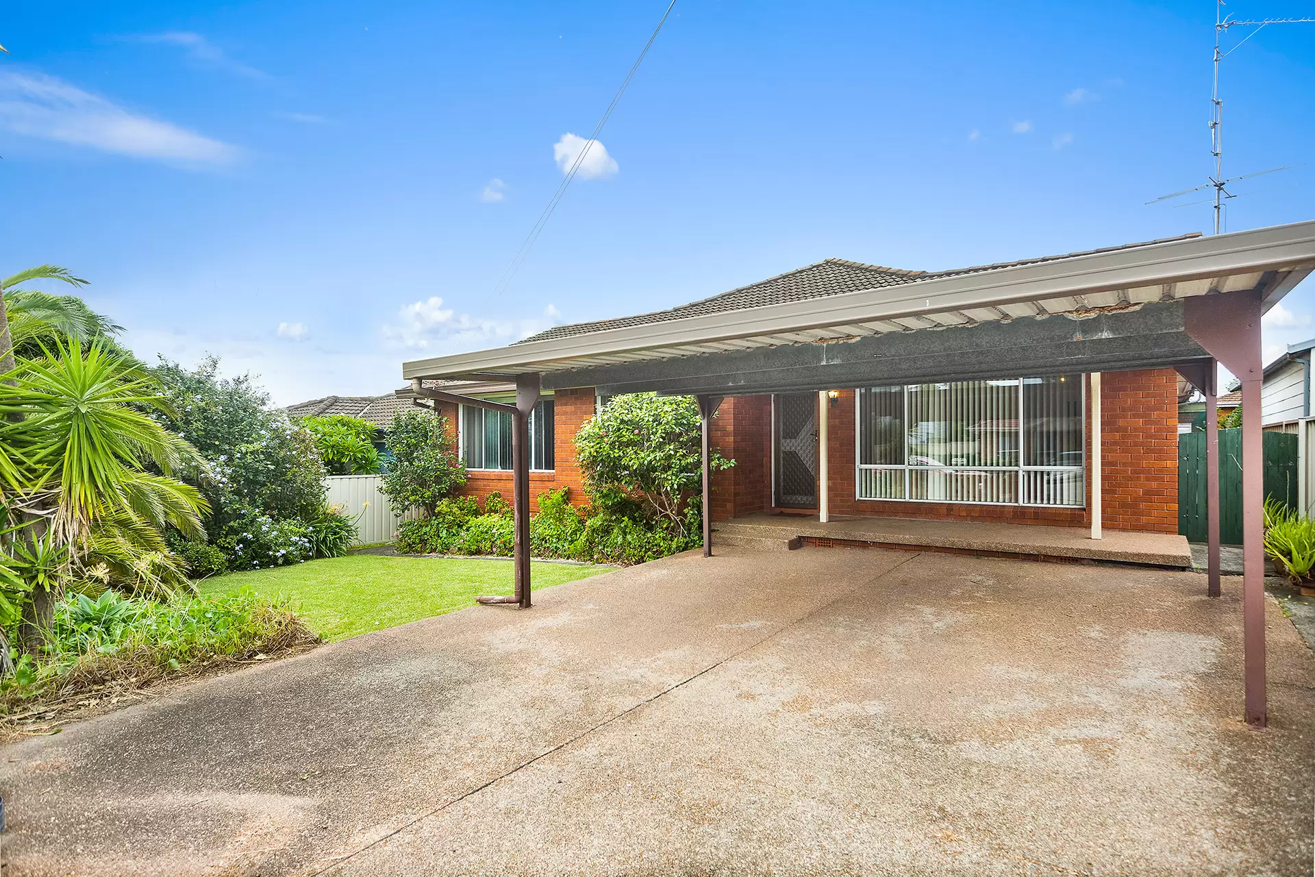23 Wentworth Street, Oak Flats For Sale by Laurence Morgan Real Estate - image 2