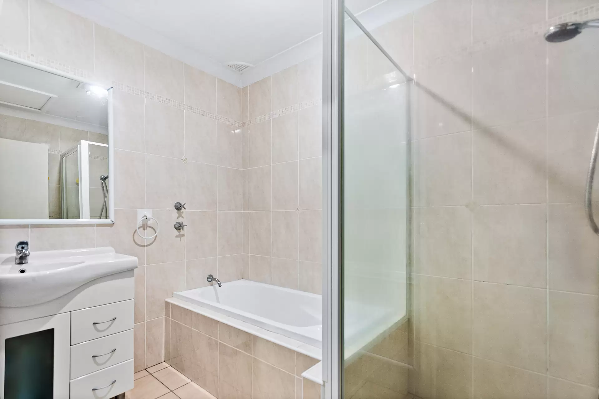 23 Wentworth Street, Oak Flats For Sale by Laurence Morgan Real Estate - image 8