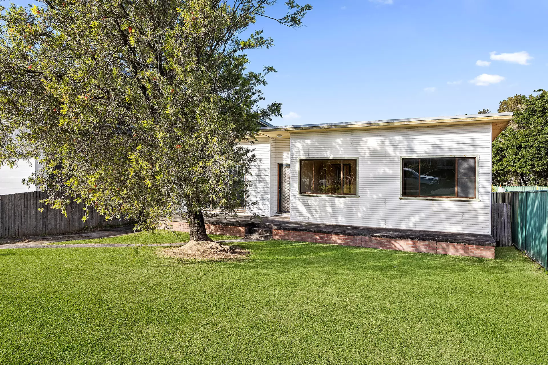 11 Beach Street, Bulli Auction by Laurence Morgan Real Estate - image 2