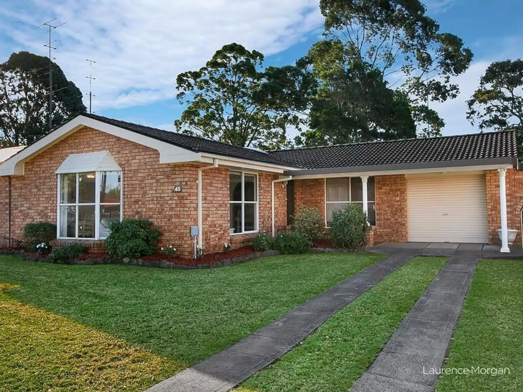 45 Kathleen Crescent, Woonona Sold by Laurence Morgan Real Estate - image 1