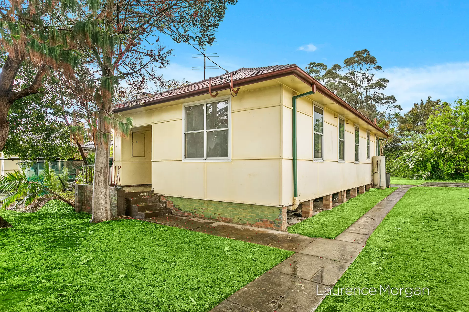 29 Davidson Avenue, Woonona Sold by Laurence Morgan Real Estate - image 1