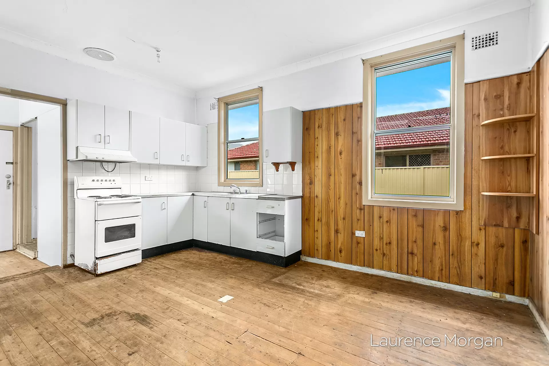 29 Davidson Avenue, Woonona Sold by Laurence Morgan Real Estate - image 3
