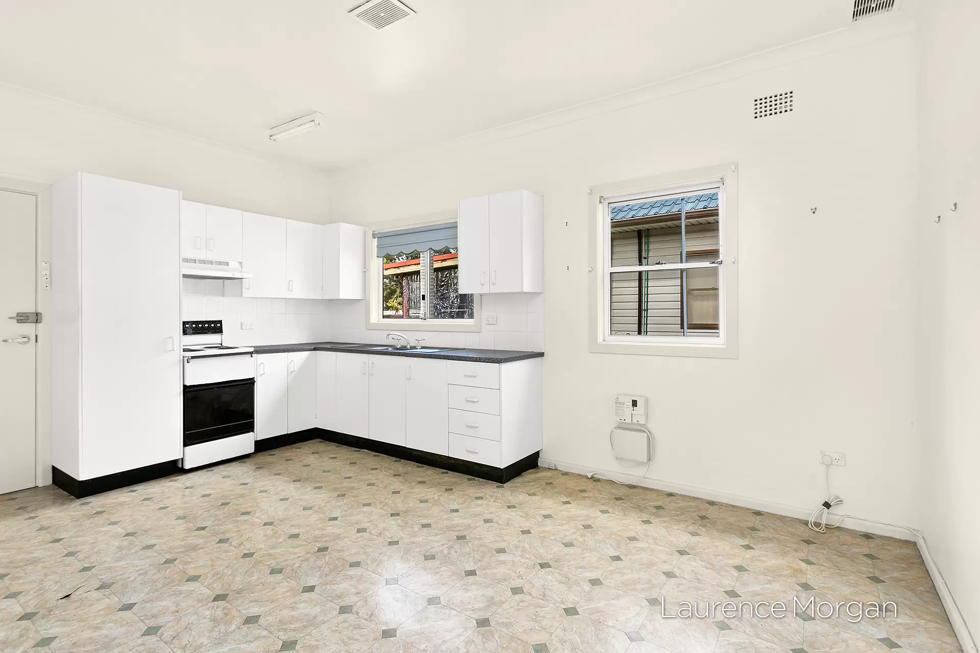 12 Adams Parade, Woonona Sold by Laurence Morgan Real Estate - image 2