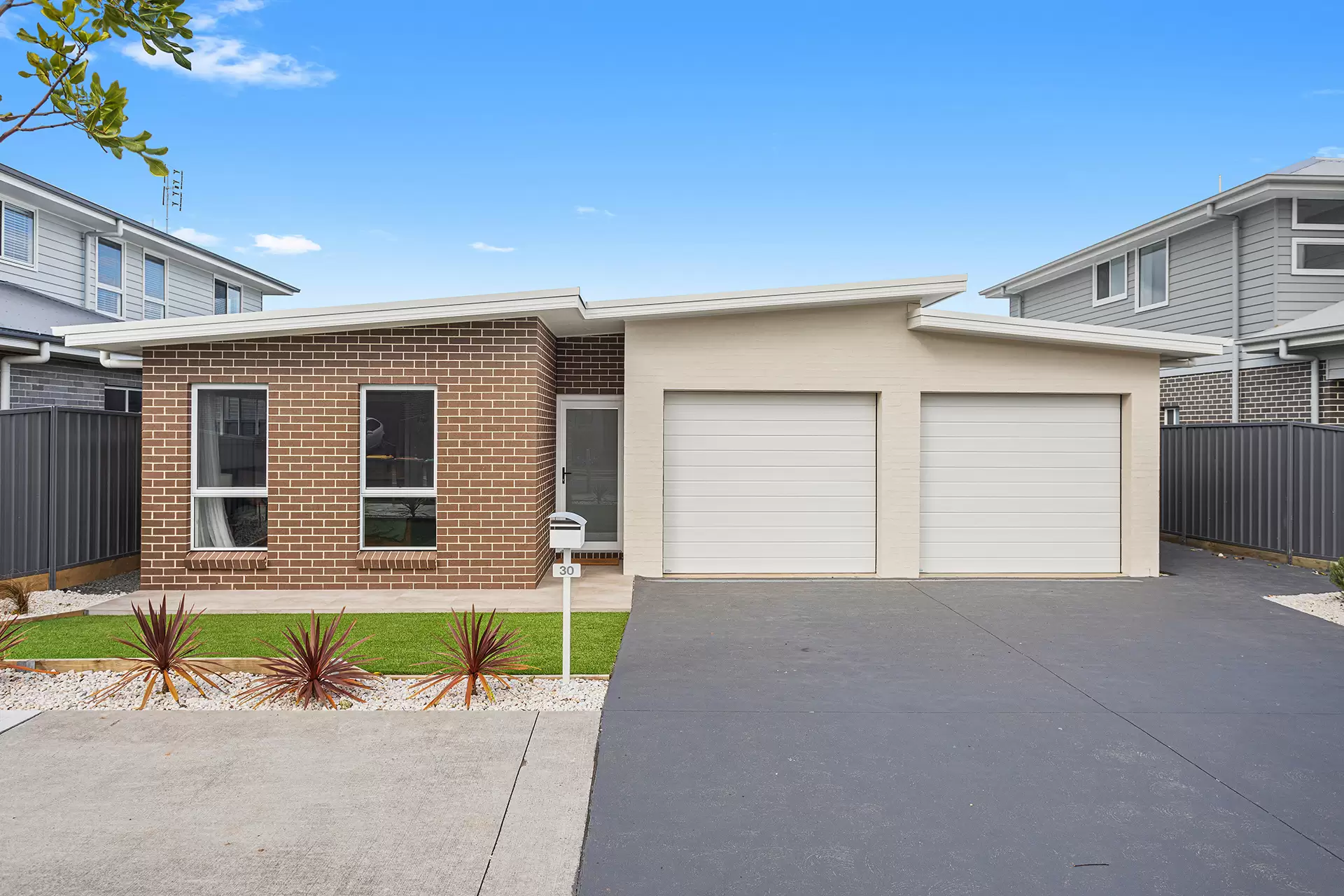 30 & 30a Stewards Drive, Kembla Grange Sold by Laurence Morgan Real Estate - image 1