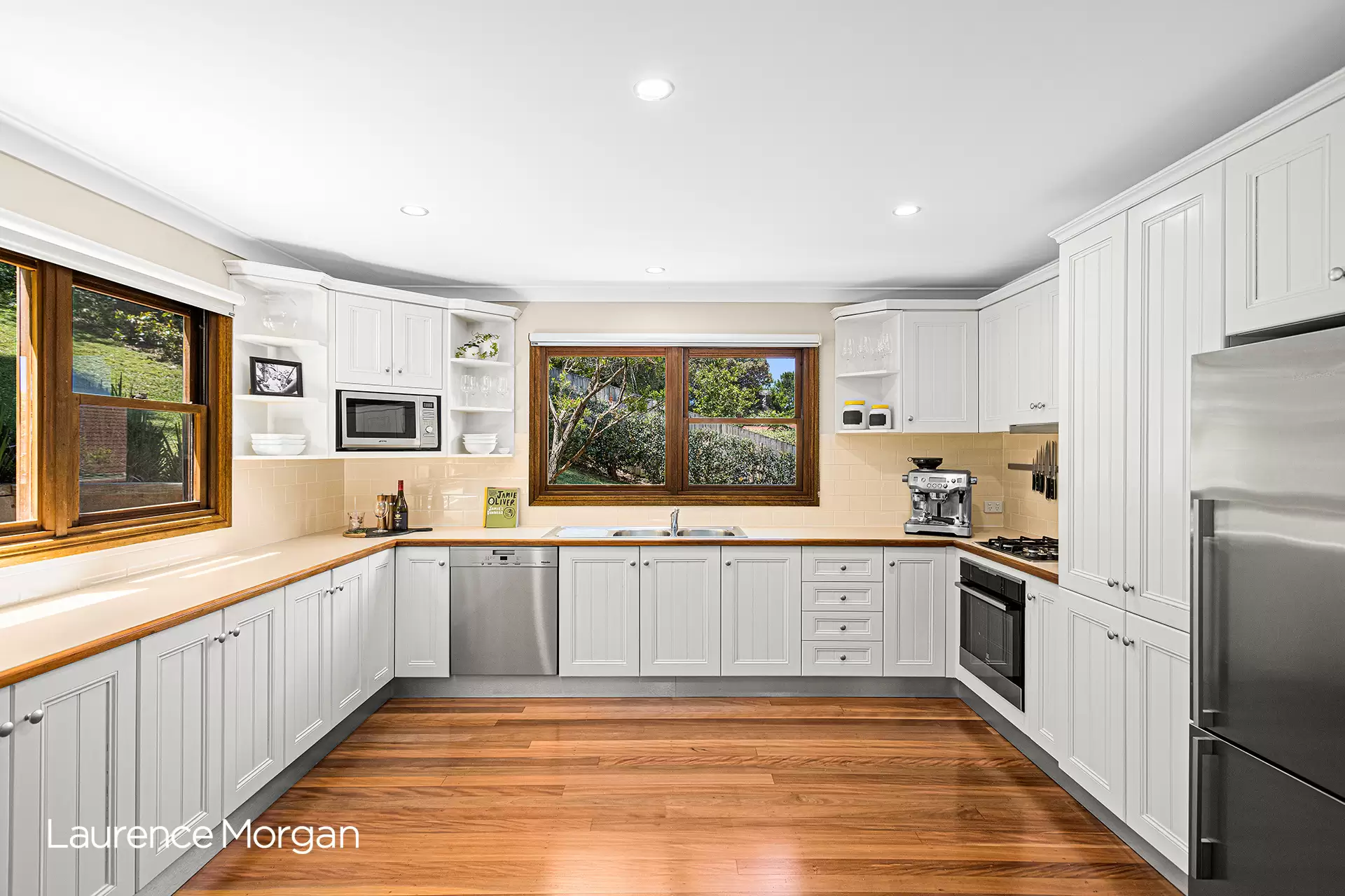 32 Sandalwood Road, Farmborough Heights Sold by Laurence Morgan Real Estate - image 3