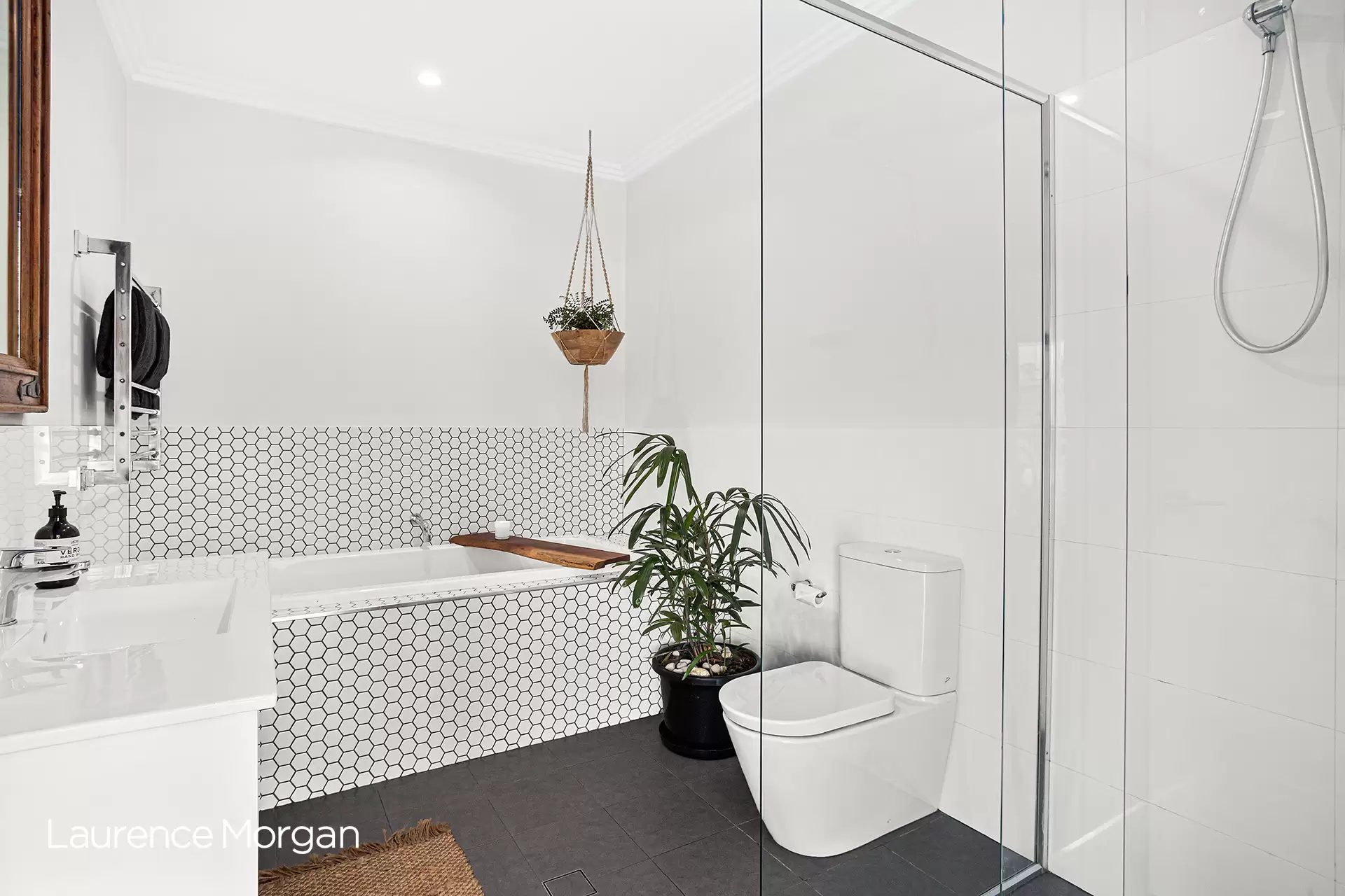 29 Kialoa Road, Woonona Sold by Laurence Morgan Real Estate - image 4