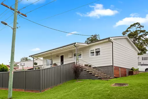 6 Armstrong Street, Dapto Sold by Laurence Morgan Real Estate